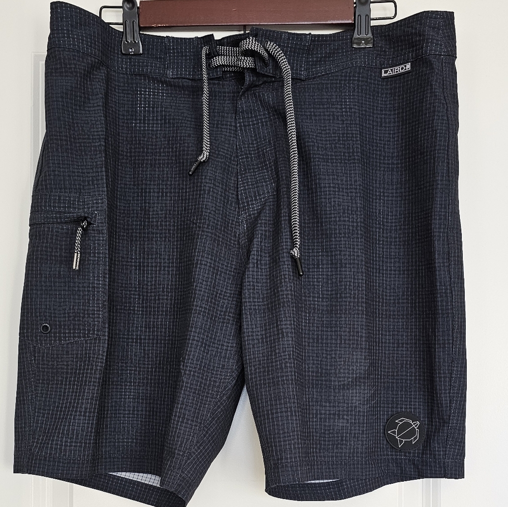LAIRD Men’s Board Shorts Size 32 Gray Plaid Performance Surf Swim Shorts